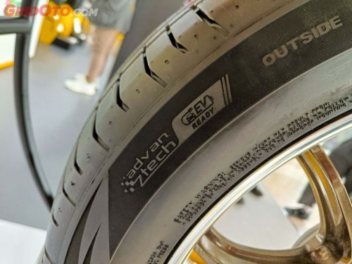 Ganti Ban Mobil Listrik Pakai Ban Konvensional Bisa? Ini Jawabannya