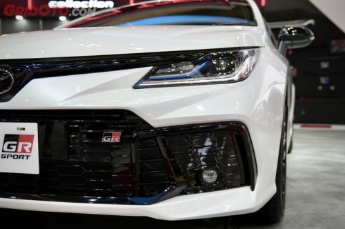 Toyota, Toyota Corolla Altis, Toyota GR Corolla, Toyota Corolla Altis GR Sport, Sedan Eksekutif Tampil Sporty