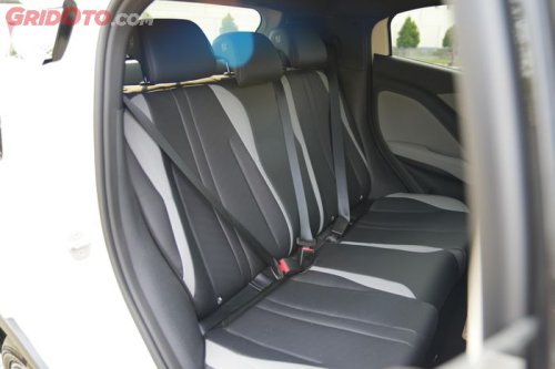 BYD, Panjang Gak Sampai 4 Meter, Jok Belakang BYD Atto 1 Tetap Selega Ini