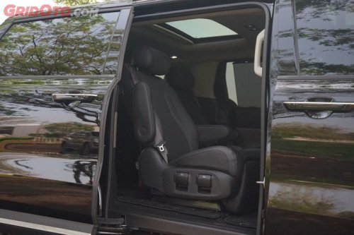 Kia, Kia Carnival, Kursi Bos Kia Carnival Hybrid Enak Banget, Pencet Ini Bisa Rebah