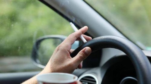 Kabin Mobil Bekas Bau Rokok? Atasi dengan Cara Seperti Ini Gaes