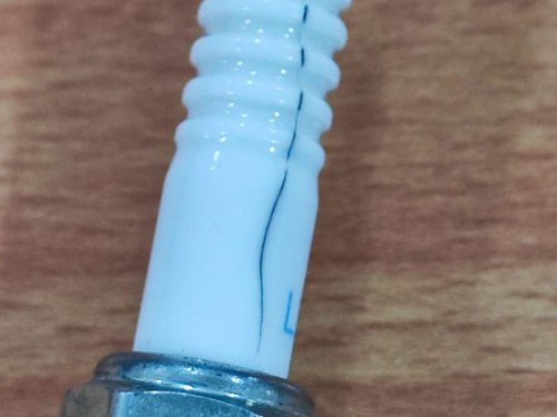 Ternyata Insulator Keramik Busi Mobil Bisa Retak Cuma Karena Hal Ini