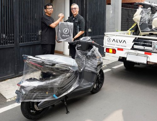 CEO ALVA Turun Tangan, Datangi Rumah Konsumen Bawa Motor Listrik Rp 28 Jutaan Ini