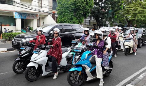 ALVA Gandeng Komunitas OTOLadies di Gelaran Kartini Ride, Simak Keseruannya