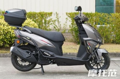 Power Mirip Vario 125, Bisa Jalan 400 Km Sekali Full, Motor Baru Ini Pas Buat Touring