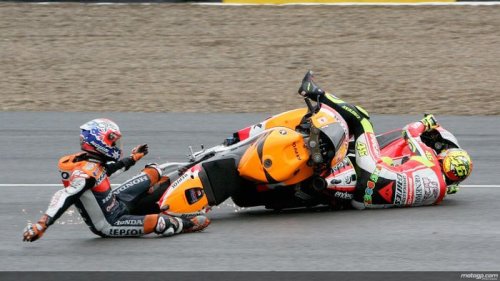 MotoGP, Crash Kontroversial MotoGP Spanyol, Lahirnya Sindiran Terpedas Buat Rossi