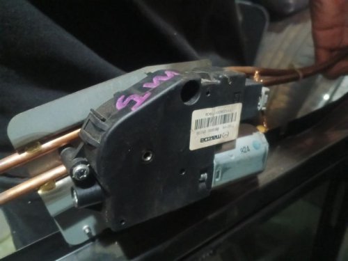 Cara Merawat Sunroof Mobil Bekas Agar Tidak Bocor, Simak Langkahnya