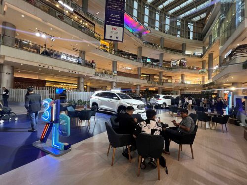 Toyota | Mau Beli Mobil Hybrid, Main ke Toyota Space Banyak Promo Menarik