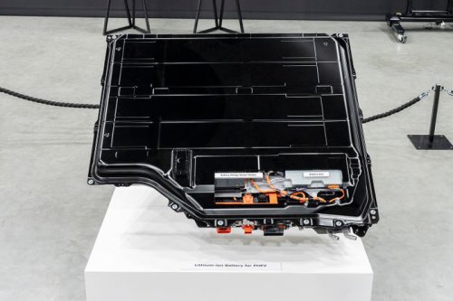 Toyota | Bikin Tiggo 8 CSH Minder, Ini Update Sistem PHEV Pada Toyota RAV4