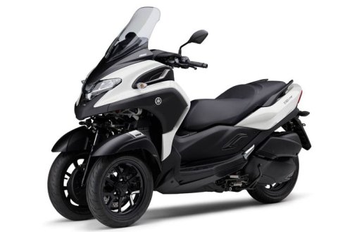 Yamaha, Punya Roda Tiga, Bisa Berdiri Sendiri, Motor Matic 300 Cc Yamaha Ini Iritnya Tembus 32 Km/Liter