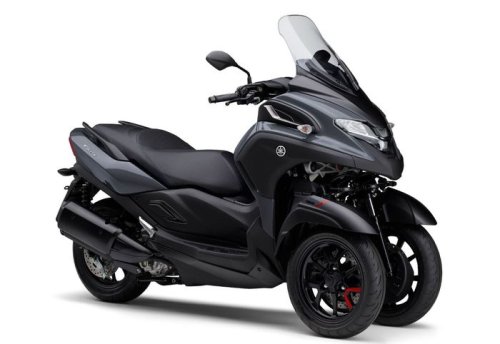 Yamaha, Punya Roda Tiga, Bisa Berdiri Sendiri, Motor Matic 300 Cc Yamaha Ini Iritnya Tembus 32 Km/Liter
