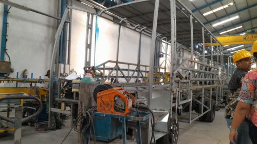 Enggak Mudah, Ternyata Begini Suasana Pembuatan Karoseri Bus Laksana