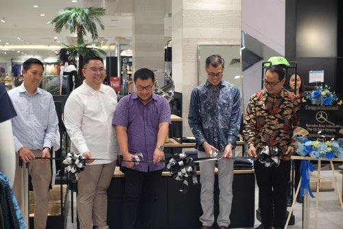 Mercedes-Benz | Pertama di Indonesia, Outfit Orisinal Serba Mercedes-Benz Kini Dijual di Mall Ini