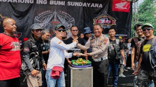 Honda, Yang Tua Masih Dicinta, Ribuan Honda Astrea Grand Padati GOR Sasana Adhi Karsa Brebes di Jamnas Ke-15 IKAGI