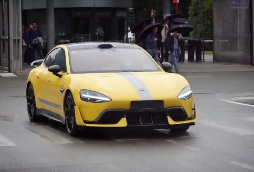 Xiaomi, Xiaomi SU7 , Xiaomi SU7 Ultra, Ferrari, Xiaomi SU7 Ultra Nongol di Markas Ferrari, Isyarat Jadi Bahan Belajar Mobil Listrik Baru