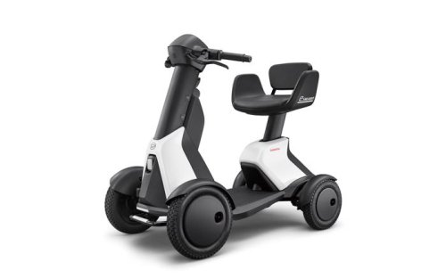 Daihatsu, Masih Ingat Skuter Kecil Daihatsu Di GIIAS Ini? Kini Sudah Dijual Lho