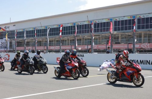 Honda, Diikuti Ratusan Biker, Begini Keseruan Honda Track Day di Sirkuit Mandalika