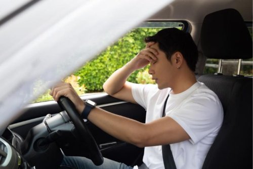 Bahaya Microsleep Saat Berkendara, Begini Cara Menghindarinya