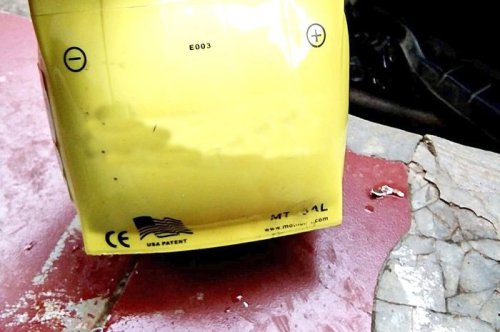 Ini Sebabnya Mengisi Air Aki di Motor Nggak Boleh Terlalu Penuh