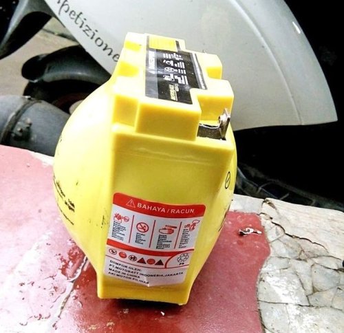 Overcharge, Penyebab Utama Aki Motor Kembung dan Cara Mengatasinya