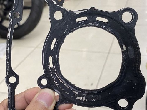Motor Distarter Cairan Hijau Nyemprot ke Muka, Komponen Tipis Jadi Tersangka