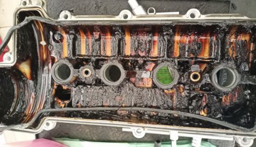 Oli Mesin Mobil Menyusut Bikin Panik, Ini Salah Satu Penyebabnya