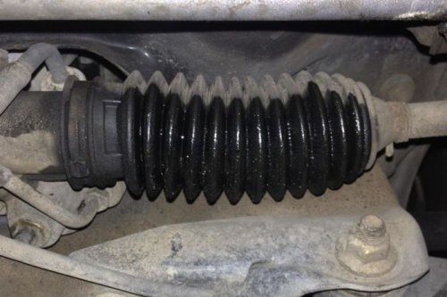 Catat Waktu Ideal Mengganti Oli Power Steering Mobil yang Tepat
