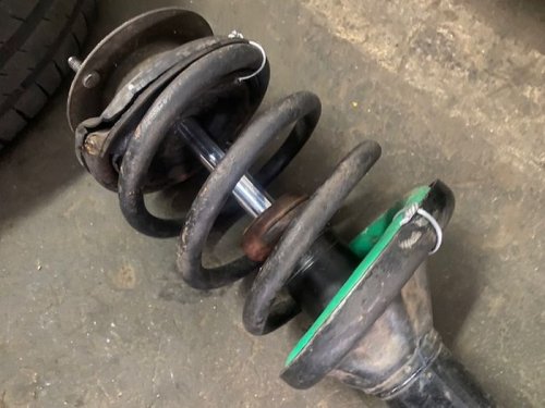 Bengkel Pengalaman Paham, Ini Pantangan Saat Potong Per Biar Mobil Lebih Ceper