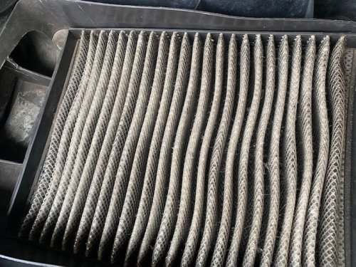 Inilah Gejala Yang Muncul Bila Filter AC Mobil Jarang Dibersihkan