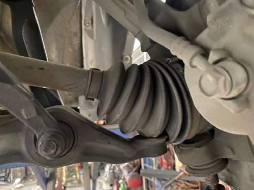 Ini Gejala As Roda Mobil Bekas yang Sudah Minta Diganti, Copot di Jalan Bahaya