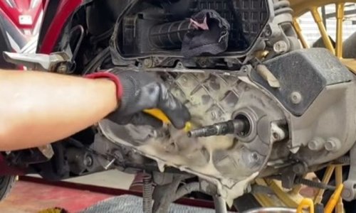 Baru Tahu, Ternyata Bersihkan CVT Motor Matic Pakai Air Sabun Ada Manfaatnya