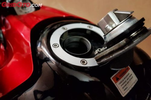 Cara Mengeluarkan Air dari Tangki Motor dengan Aman, Simak Triknya