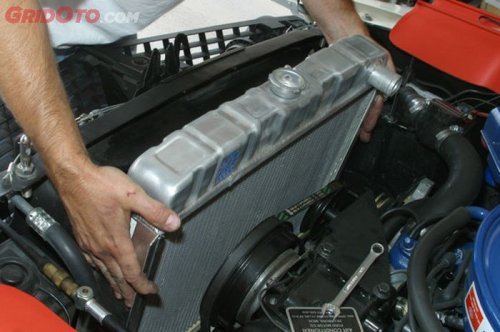 Ternyata Ini Sebabnya Radiator Mobil Matik Dijual Lebih Mahal