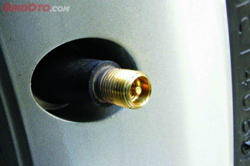 Beginilah Dampak Pentil Mobil Bekas Nggak Pernah Diganti-ganti