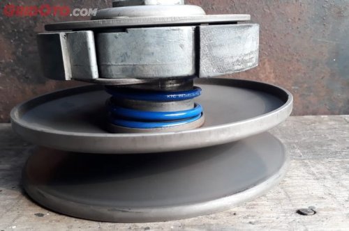 Jangan Terbuai Per CVT Keras, Ini Dampaknya ke Motor Matic Standar