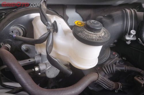 Kok Minyak Rem Mobil DIganti Setiap 2 Tahun Sekali, Ini Penjelasannya