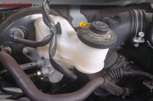 Kok Minyak Rem Mobil DIganti Setiap 2 Tahun Sekali, Ini Penjelasannya