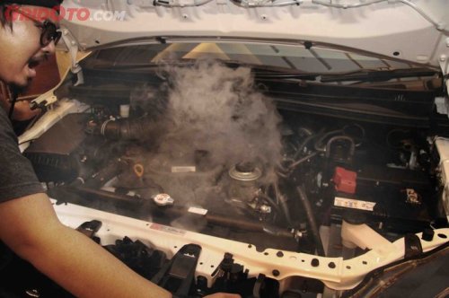 Sering Dikira Water Coolant, Ternyata Ini Penyebab Mesin Mobil Sering Overheat