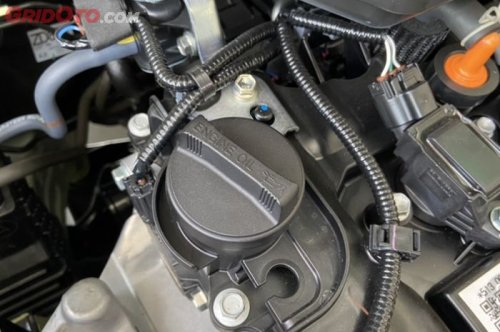 Hati-hati, Ini Bahaya di Balik Tutup Oli Mesin Mobil Bekas Yang Kering