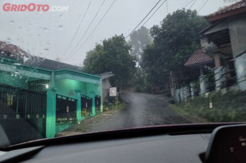 Mobil Terasa Berat Waktu Nanjak? Bisa Jadi Bukan Karena Tenaga Mesin