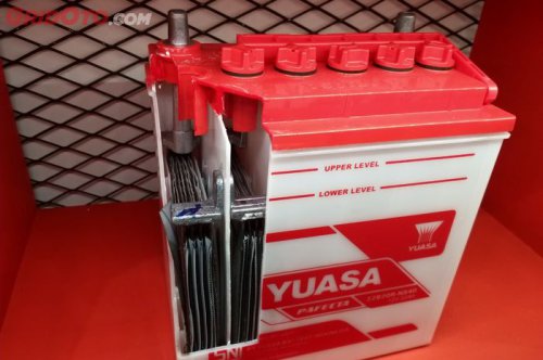 Ini Bahaya Air Aki yang Keluar Jika Terkena Bagian Logam di Mobil