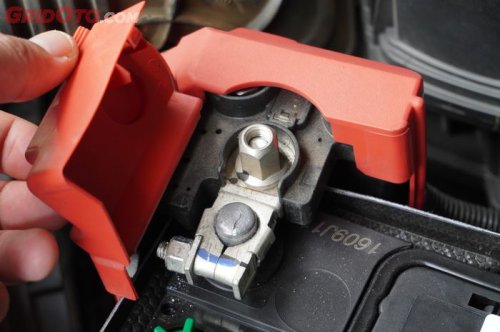 Ini Sebabnya Baut Kepala Aki Gak Boleh Terlalu Kencang dan Gak Boleh Longgar