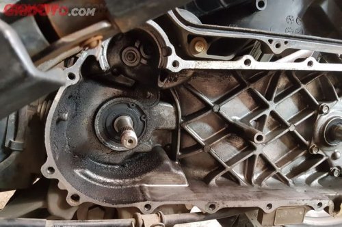 Seal Kruk As Motor Matic Gampang Bocor? Penyebabnya Dari Sini