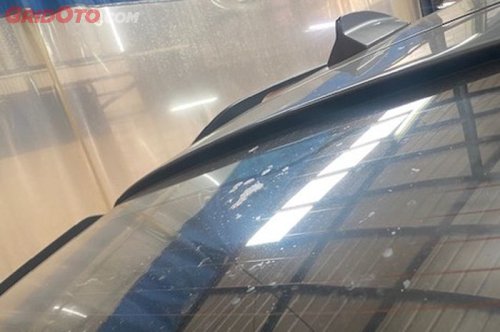 Inilah Jenis Cairan Yang Harus Dihindari Saat  Merawat Kaca Mobil Bekas