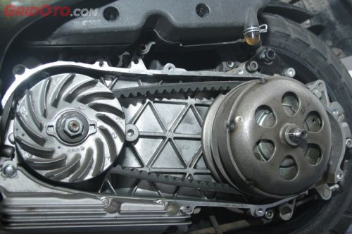 Cara Simpel Menghilangkan Gredek di CVT Vespa Matic, Simak Triknya