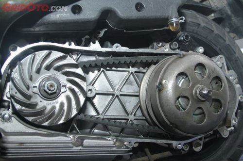 Cara Simpel Menghilangkan Gredek di CVT Vespa Matic, Simak Triknya