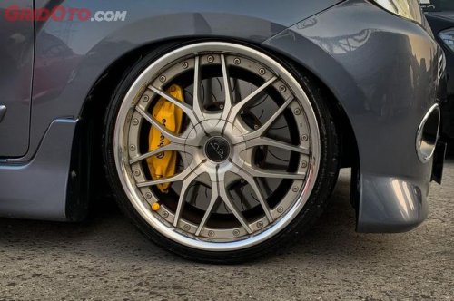 Mobil Pakai Kampas Rem Racing Buat Harian, Ini Ternyata Dampaknya