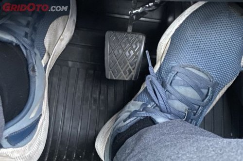 Begini Cara Menjaga Rem Mobil Tetap Pakem Saat Macet Panjang
