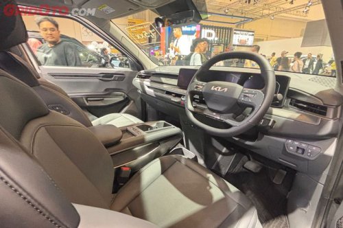 Harus Tahu, Tiga Hal Ini Penyebab Interior Mobil Bekas Bau Apek