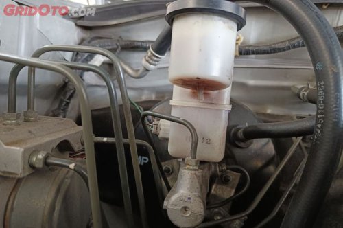 Begini Cara Yang Benar Menangani Rem Mobil Masuk Angin, Biar Tuntas